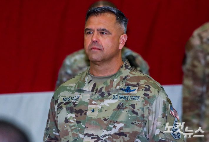 앤소니 매스텔러 인도태평양 우주군 사령관이 14일 오후 경기 평택시 오산에어베이스에서 열린 주한미군 우주군 창설식에 참석해 있다. 평택=사진공동취재단