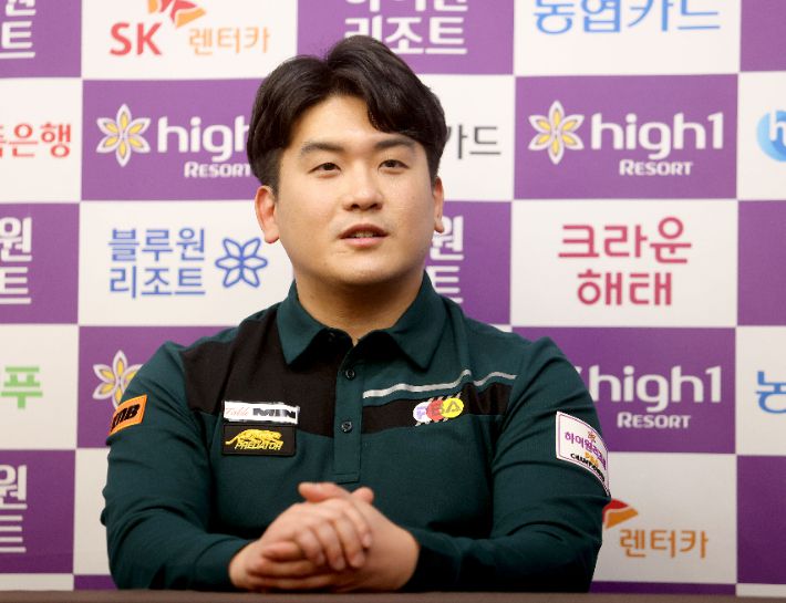 오태준이 16일 강원도 정선군 하이원리조트에서 열린 '하이원리조트 PBA-LPBA 챔피언십 2022' 남자부 결승전 뒤 인터뷰를 하고 있다. PBA