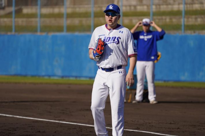 2년 연속 주장으로 선임된 삼성 라이온즈 내야수 오재일이 1일 일본 오키나와 온나손 아카마 구장에서 훈련하고 있다. 삼성