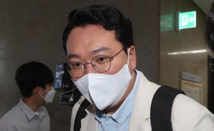 국민의힘 천하람 혁신위원이 지난해 9월 국회에서 비공개로 열린 혁신위원회 전체회의에 참석하고 있다. 연합뉴스