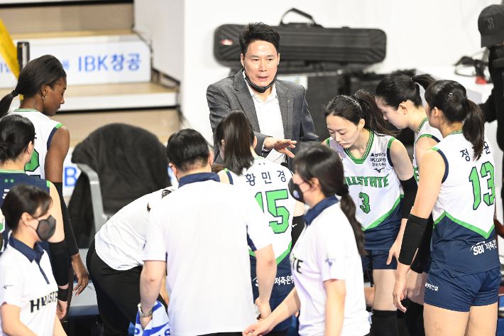 5연패의 수렁에 빠진 현대건설. 한국배구연맹