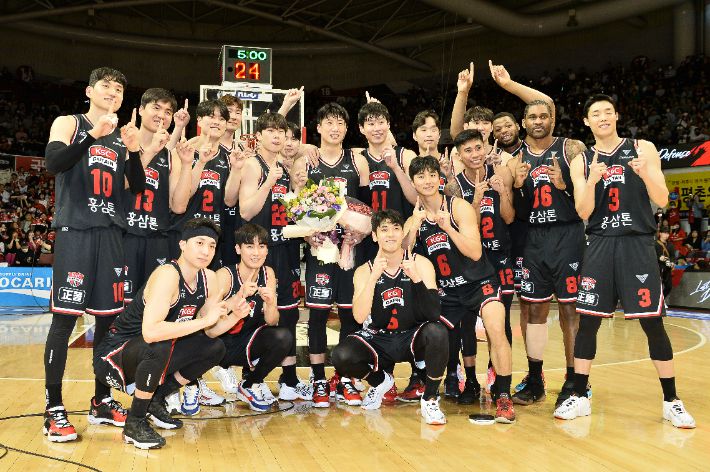 안양 KGC인삼공사 선수들의 기념 촬영. KBL