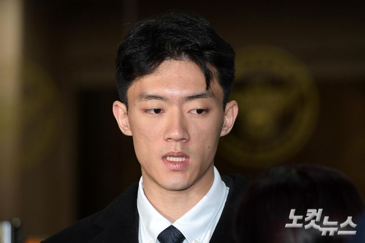 마약 투약 혐의 관련 조사를 마치고 석방된 전두환 전 대통령의 손자 전우원 씨가 29일 오후 서울 마포경찰서에서 취재진의 질문을 받고 있다. 박종민 기자