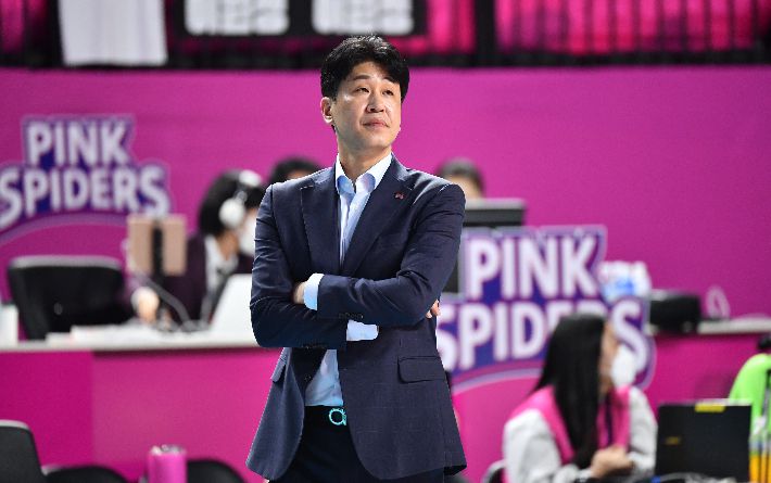 도로공사 김종민 감독. 한국배구연맹