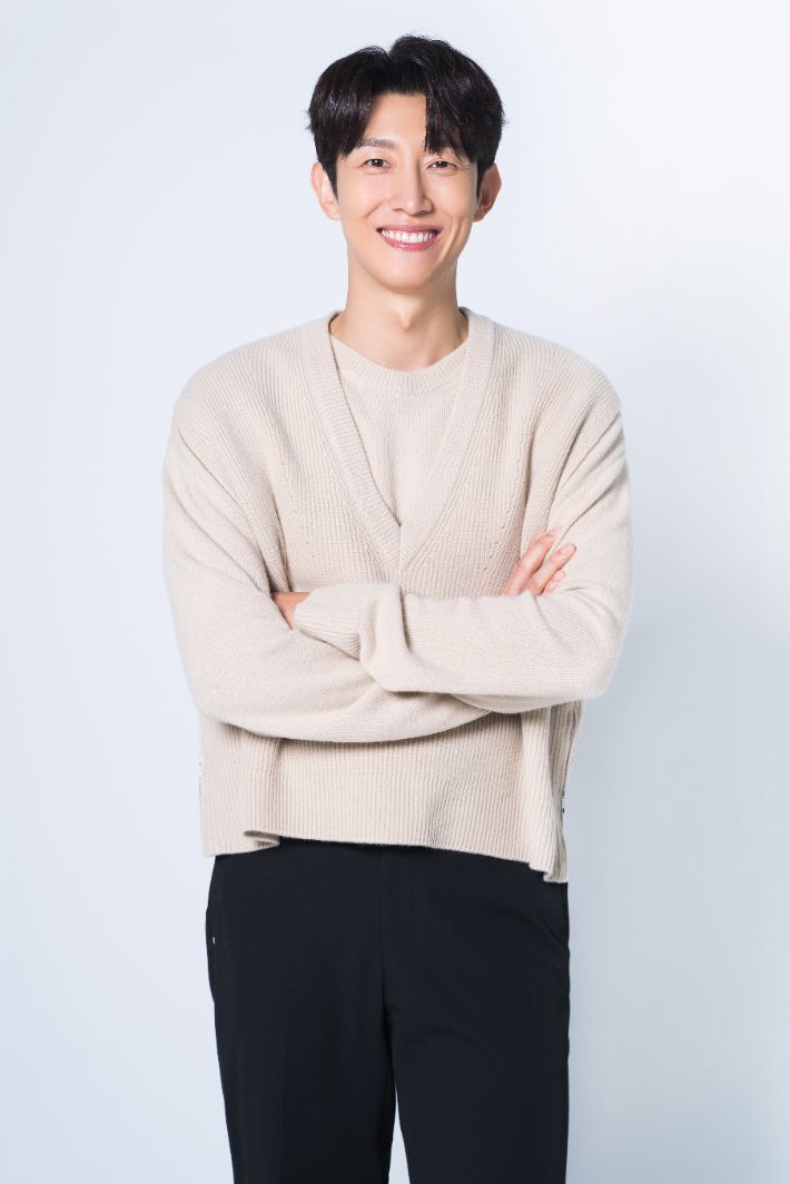 tvN 토일드라마 '경이로운 소문2: 카운터 펀치' 필광 역을 연기한 배우 강기영. 나무엑터스 제공