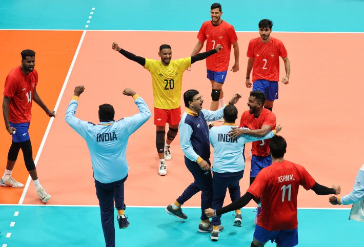 대한민국을 꺾은 인도 선수들이 환호하고 있다. 연합뉴스