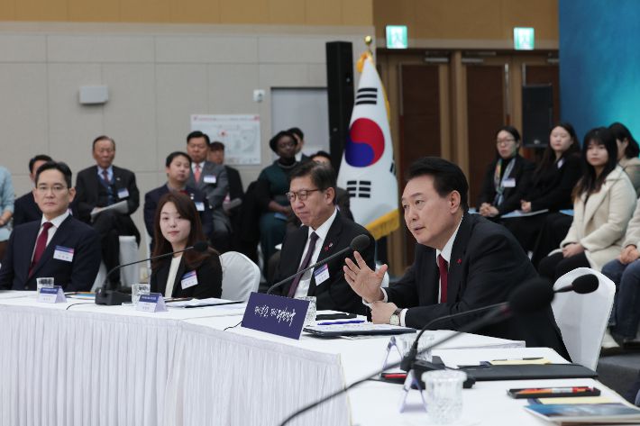 윤석열 대통령, 부산시민의 꿈과 도전 격려 간담회 발언. 대통령실 제공