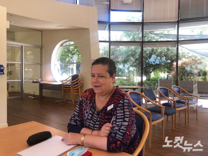 호주 '커크브레(Kirkbrae)'의 최고경영자(CEO)인 안젤리카 오야르준(Angelica Oyarzun)이 지난달 15일 시설 내부 홀에서 CBS노컷뉴스와 인터뷰를 하고 있다. 이은지 기자