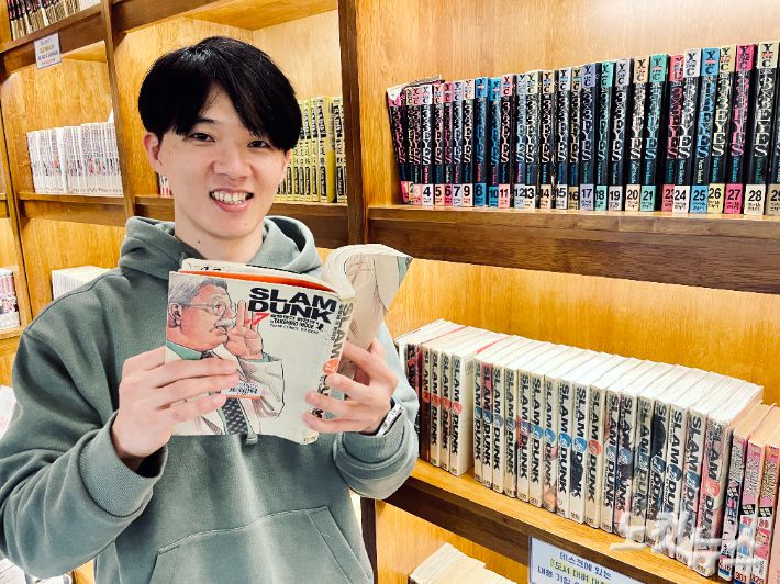 웹툰 '불멸의 투귀' 옥한돌 작가와 노컷뉴스가 인터뷰하고 있다. 김민수 기자