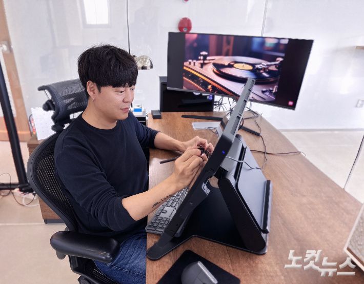 웹툰 스튜디오 몬스터라이엇 고진호 창립자 겸 총괄프로듀서. 고 작가 제공