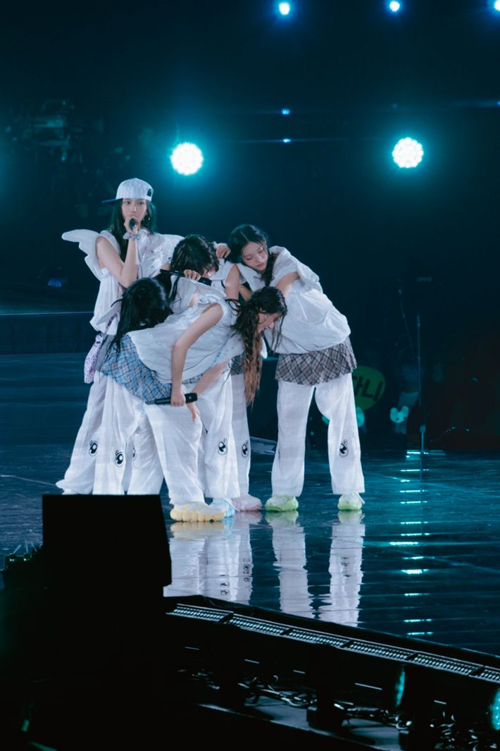 뉴진스는 데뷔 1년 11개월 만에 도쿄돔에 입성했다는 기록을 세웠다. 어도어 제공