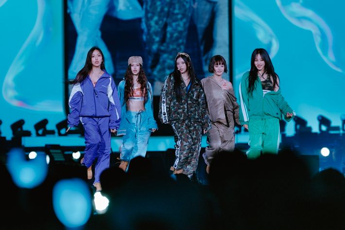 뉴진스는 이틀 동안 팬 미팅으로 9만 1200여 명의 관객을 동원했다. 어도어 제공