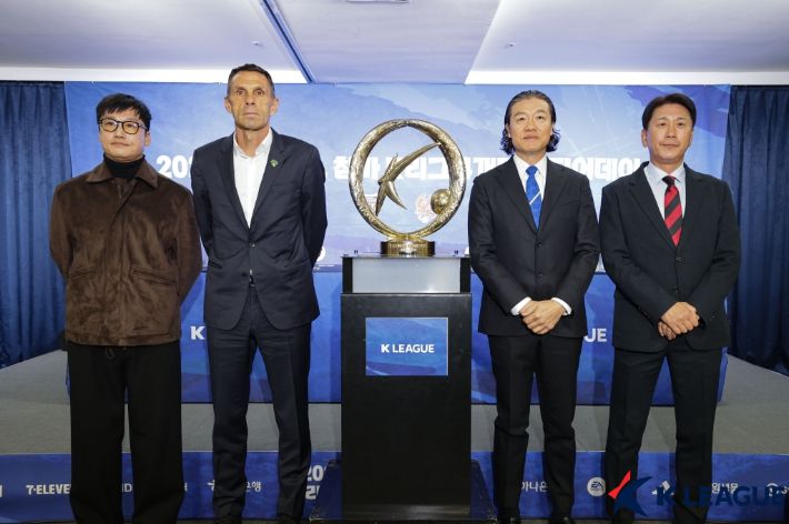 왼쪽부터 광주 이정효 감독, 전북 거스 포옛 감독, 울산 김판곤 감독, 포항 박태하 감독. 한국프로축구연맹