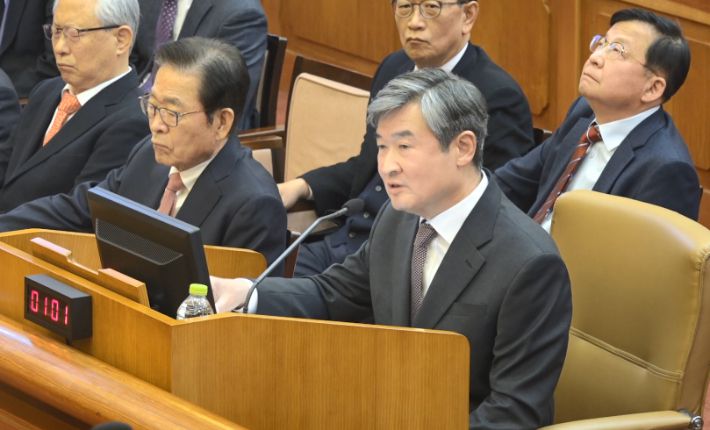 조태용 국정원장, 윤 대통령 탄핵 심판 8차 변론 발언     (서울=연합뉴스) 조태용 국가정보원장이 13일 서울 종로구 헌법재판소에서 열린 윤석열 대통령 탄핵 심판 8차 변론에 증인으로 출석해 답변하고 있다.  2025.2.13  [헌법재판소 제공. 재판매 및 DB 금지]     photo@yna.co.kr (끝)   <저작권자(c) 연합뉴스, 무단 전재-재배포, AI 학습 및 활용 금지> 연합뉴스