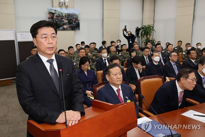 (서울=연합뉴스) 박동주 기자 = 홍장원 전 국가정보원 1차장이 22일 국회에서 열린 '윤석열 정부의 비상계엄 선포를 통한 내란 혐의 진상규명 국정조사 특별위원회' 1차 청문회에서 발언하고 있다. 2025.1.22 pdj6635@yna.co.kr 연합뉴스