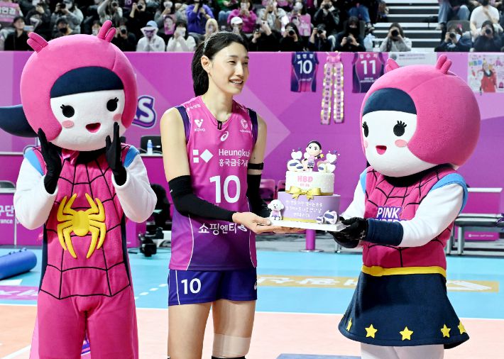 김연경 생일 축하. 한국배구연맹