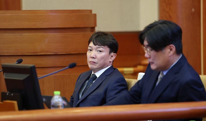 지난해 5월 이정섭 대전고검 검사가 서울 종로구 헌법재판소에서 열린 처남 마약 사건 수사를 무마했다는 의혹 관련 탄핵 심판 2회 변론기일에 출석했다. 연합뉴스