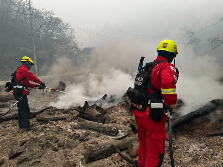 산불 진화. 산림청 제공