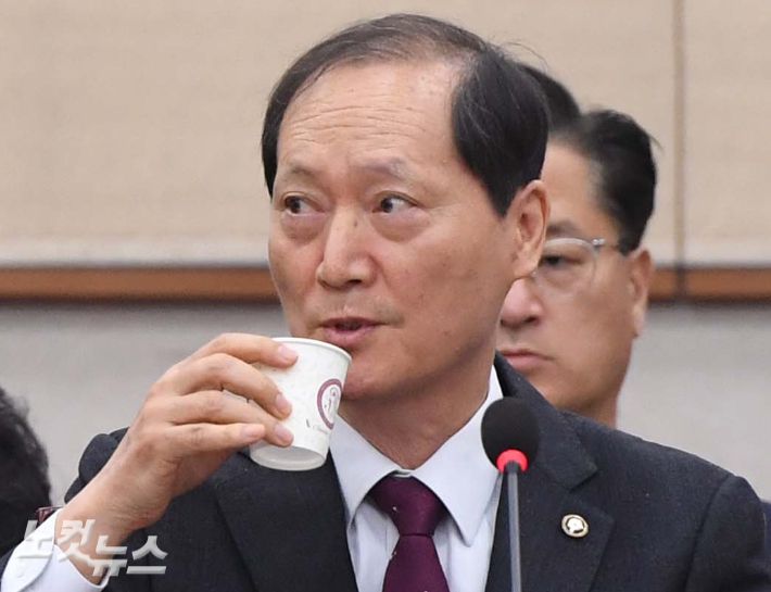 이완규 법제처장. 황진환 기자