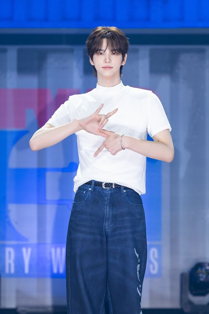 투어스 신유. 플레디스 엔터테인먼트 제공