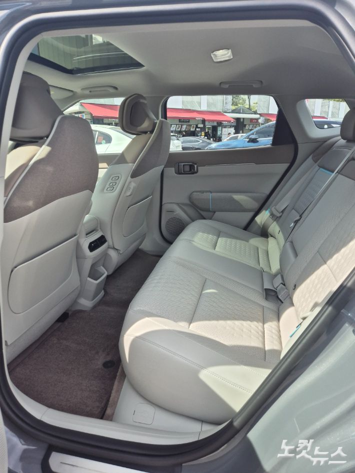 EV4 2열 공간. 정석호 기자