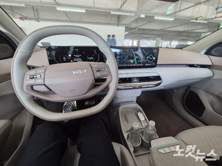 EV4 1열 탑승 모습. 정석호 기자