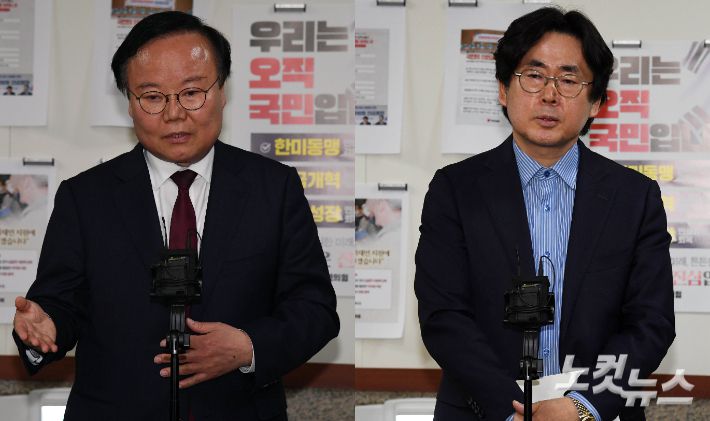 국민의힘 김문수 대선 후보 측과 한덕수 대선 예비후보 측이 단일화 협상을 재개한 10일 오후 김문수 후보 측 김재원 비서실장(왼쪽)과 한덕수 후보 측 윤기찬 정책 대변인이 국회 본청 국민의힘 회의실에서 나와 입장을 밝히고 있다. 황진환 기자
