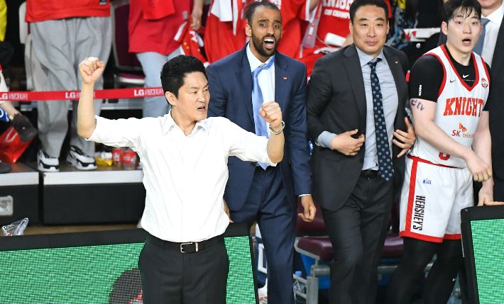 SK 전희철 감독. KBL