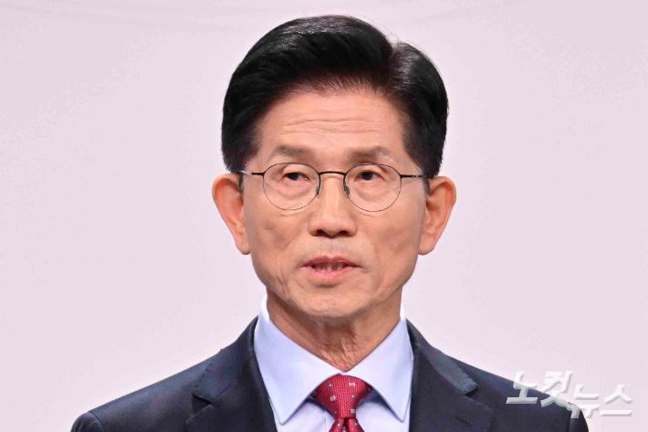 김문수 국민의힘 대선후보가 지난 18일 서울 마포구 SBS프리즘타워에서 열린 중앙선거방송토론위원회 주관 제21대 대통령선거 후보자토론회에서 발언하고 있다. 국회사진취재단