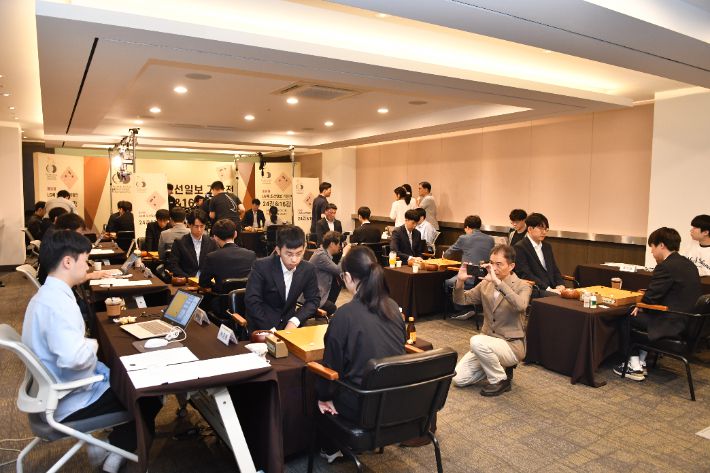 제30회 LG배 기왕전 본선 16강전 장면. 한국기원 제공