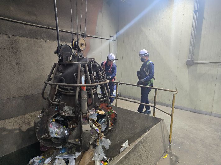 울진군이 사업장 안전점검을 실시하고 있다. 울진군 제공