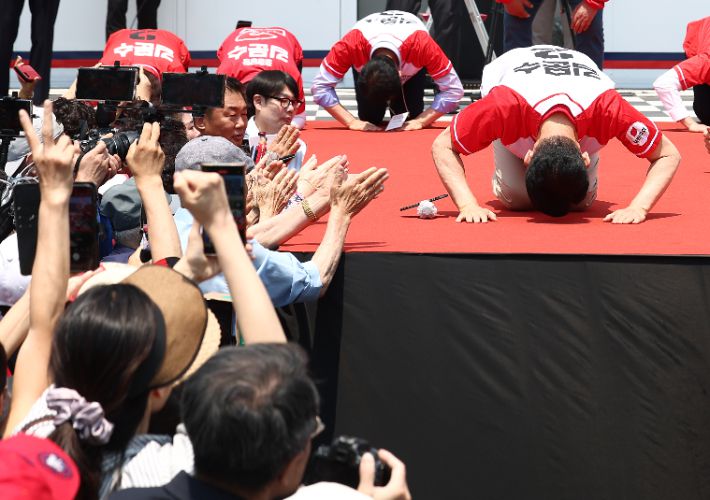 국민의힘 김문수 대선 후보가 25일 충남 공주시 공주공산성에서 유세를 하고 있다. 연합뉴스