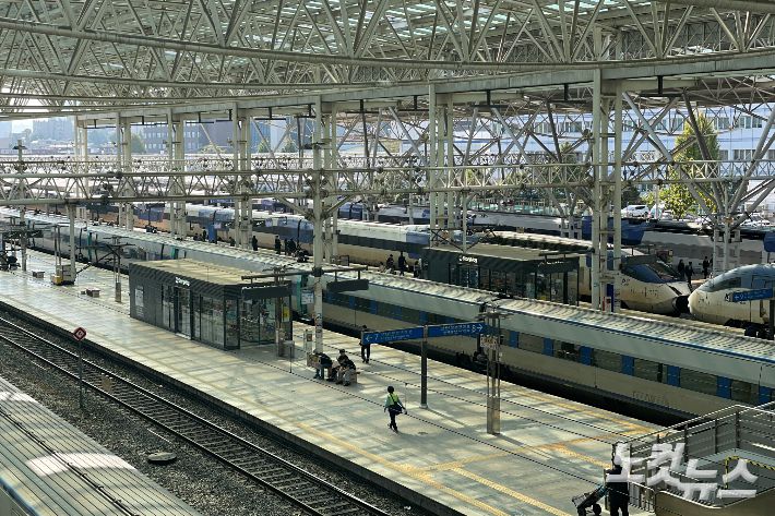 김 후보의 말처럼 전국을 빠르게 오가면 지방소멸 대응이 가능할까. 사진은 서울역에 고속철도가 대기하고 있다. 최보금 기자