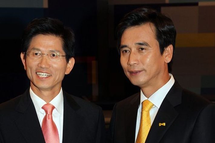 지난 2010년 5월 14일 경기도지사 선거에 출사표를 던진 한나라당 김문수 후보와 민주당과 국민참여당 단일후보로 결정된 유시민 후보. 연합뉴스