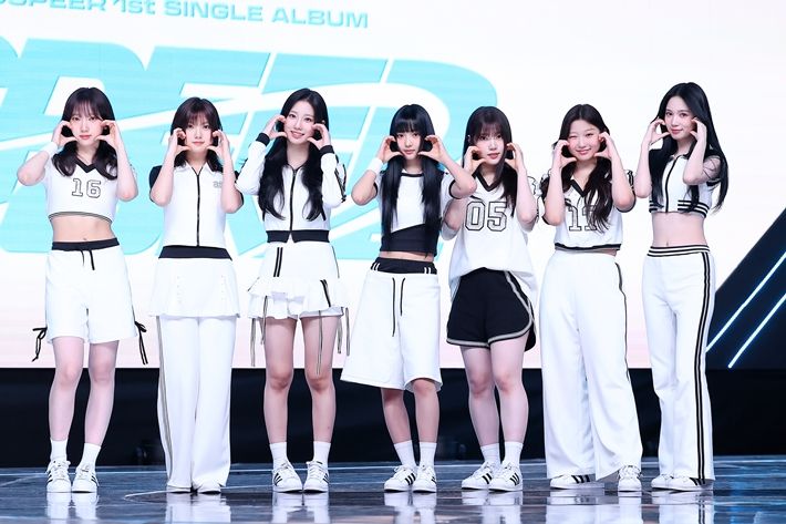 WM엔터테인먼트의 7인조 걸그룹 유스피어의 데뷔 쇼케이스가 4일 오후 4시, 서울 마포구 SBS 프리즘타워에서 열렸다. WM엔터테인먼트 제공