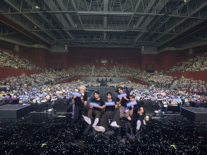 지난달 9일부터 11일까지 서울 송파구 올림픽공원 올림픽홀에서 단독 콘서트를 연 밴드 엔플라잉. 엔플라잉 공식 트위터