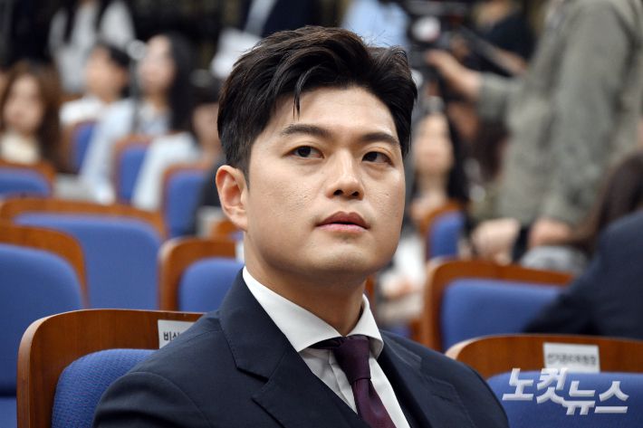 16일 서울 여의도 국회에서 열린 2025 국민의힘 원내대표 선출 의원총회에 김용태 비상대책위원장이 참석하고 있다. 윤창원 기자