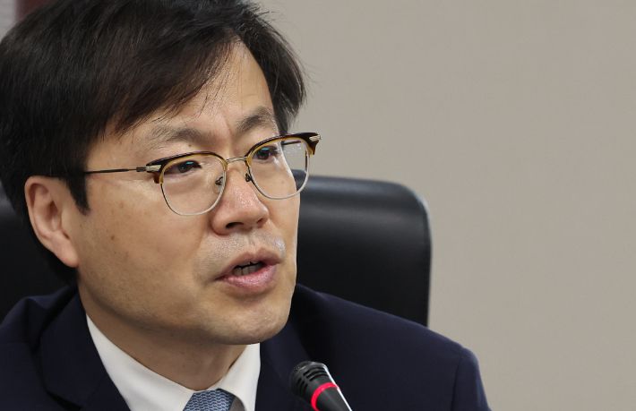 여한구 산업통상자원부 통상교섭본부장이 17일 서울 종로구 한국무역보험공사에서 열린 제46회 통상추진위원회 회의에서 발언을 하고 있다. 연합뉴스