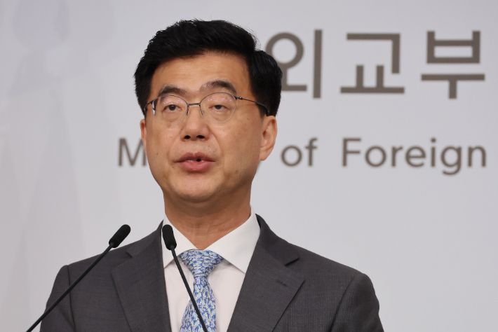 이재웅 외교부 대변인이 24일 서울 종로구 정부서울청사 별관에서 정례브리핑을 하고 있다. 연합뉴스