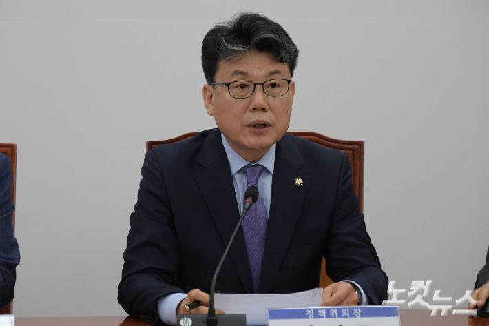 24일 서울 여의도 국회에서 열린 더불어민주당 물가대책 TF 출범식에서 진성준 정책위의장이 발언을 하고 있다. 윤창원 기자