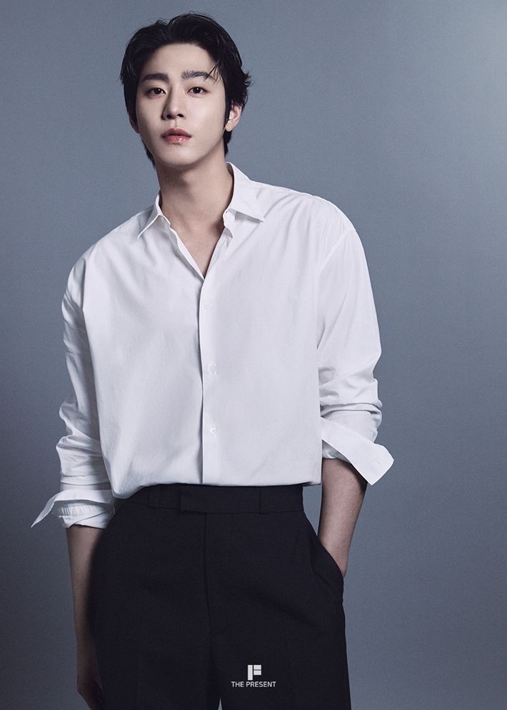 안효섭은 극 중 사자 보이스 멤버 진우 역을 연기했다. 더프레젠트컴퍼니 제공