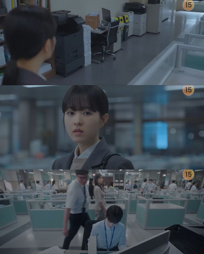 미래는 내부 고발자였던 선배에게 힘을 실어주는 증언을 했다가 직장 내 괴롭힘 피해자가 된다. '미지의 서울' 캡처