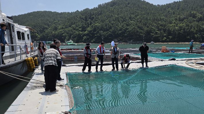 고수온·적조 양식장 사전 점검. 전라남도 제공