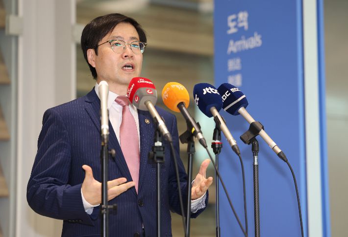 지난 4일 다시 방미길에 오른 여한구 통상교섭본부장. 연합뉴스