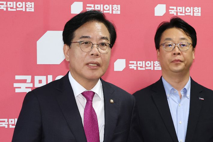 국민의힘 송언석 비상대책위원장 겸 원내대표, 곽규택 의원. 연합뉴스