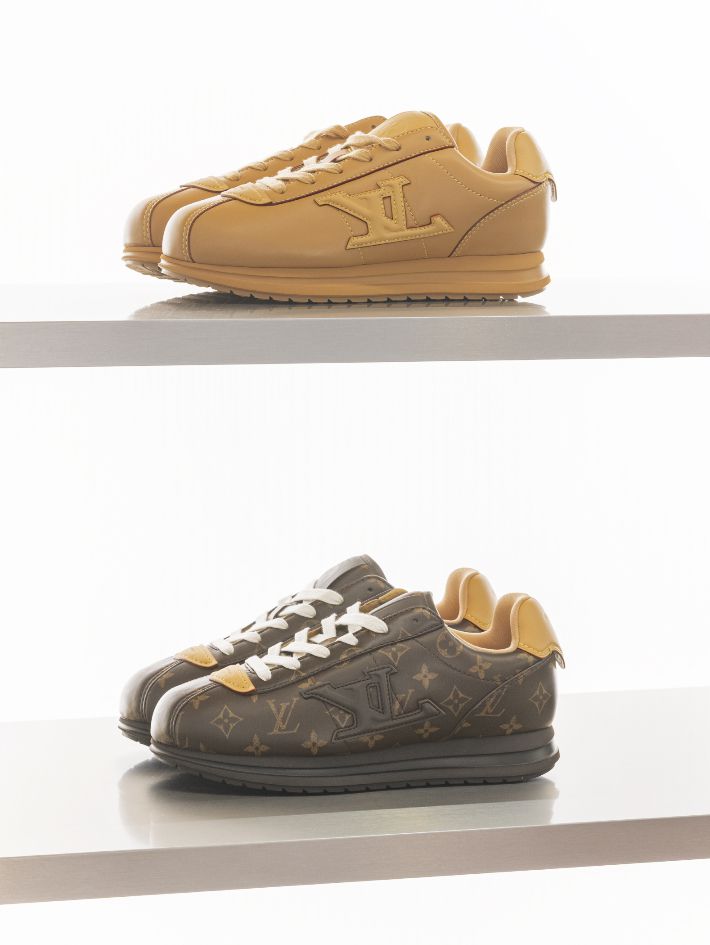 퍼렐 윌리엄스가 직접 디자인한 메인 제품 'LV 버터소프트(LV BUTTERSOFT)' 스니커즈는 클래식 러너의 편안함과 포멀 슈즈의 품격을 결합해 스트리트 웨어와 댄디즘의 조화를 보여준다. 루이비통 제공