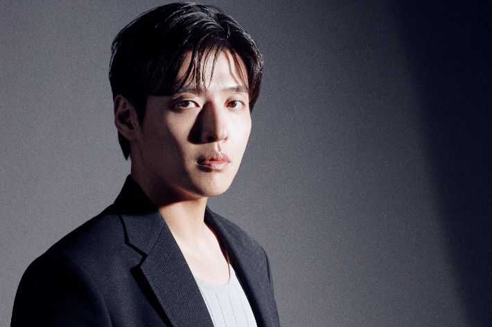 배우 강하늘은 앞서 넷플릭스 시리즈 '오징어 게임'에도 출연해 눈길을 끌었다. 그는 "제가 언제 이정재, 이병헌, 양동근 선배님 등과 같은 대선배님과 말을 나눠보겠느냐"며 "저로서는 불러주신 것만으로도 감사한 작품이었다"고 말했다. 넷플릭스 제공