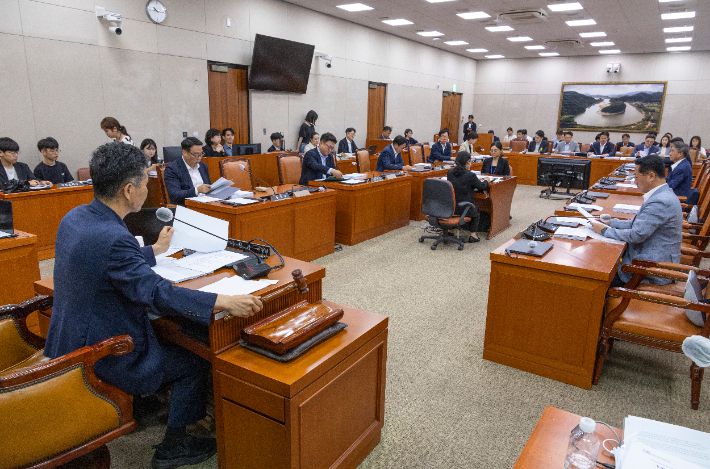 지난 24일 국회에서 농림축산식품해양수산위원회 법안심사소위원회 모습. 연합뉴스