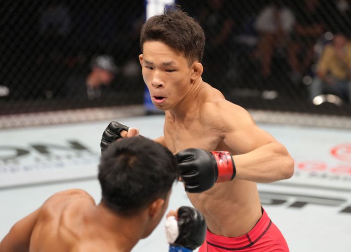 박현성(사진 오른쪽)의 경기장면. UFC 제공