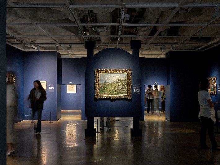 문화콘텐츠 전문기업 가우디움어소시에이츠(대표:김대성)의 창사 10주년 전시로 기획된 이번 전시는 '서양 미술 400년, 명화로 읽다'를 주제로 클로드 모네, 빈센트 반 고흐, 파블로 피카소, 앤디 워홀 등 서양미술을 대표하는 89인의 거장들의 작품 등 143점을 선보였다. 가우디움어소시에이츠 제공